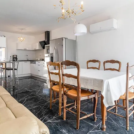 2 Bedroom In Holiday home